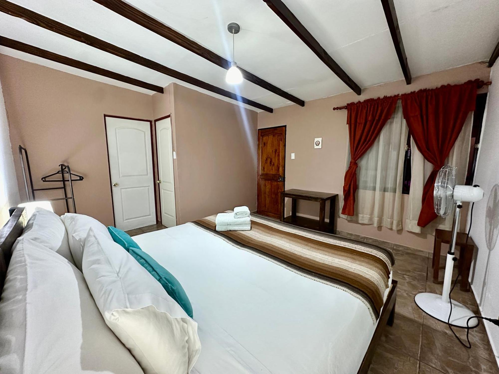 Hostal Qachi Chentura Сан-Педро-де-Атакама Екстер'єр фото