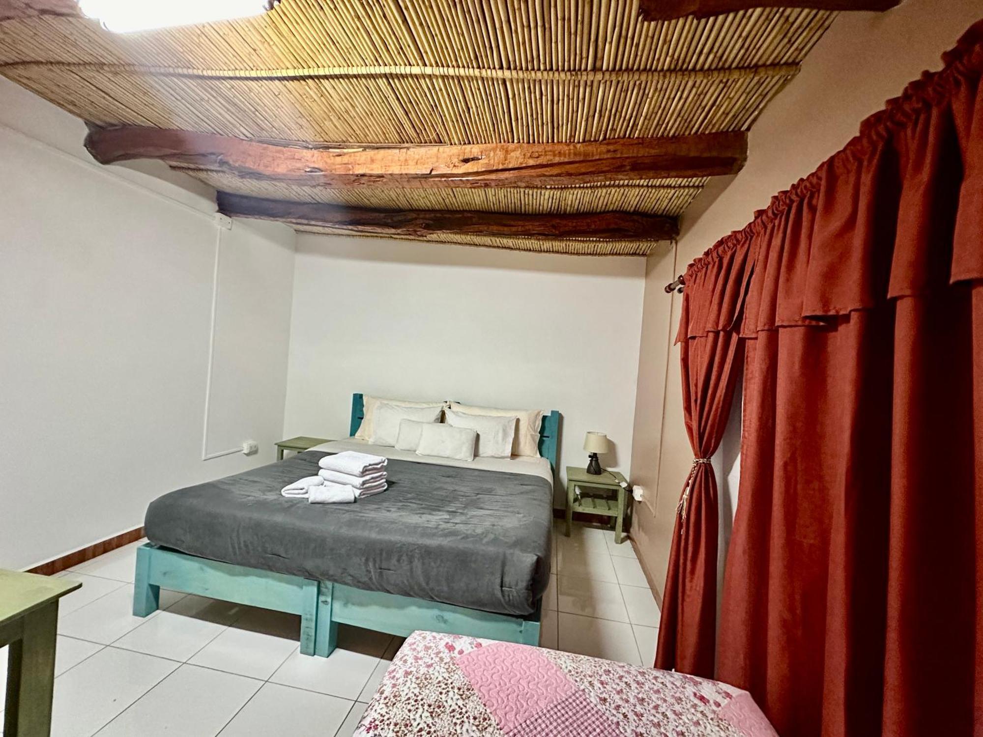 Hostal Qachi Chentura Сан-Педро-де-Атакама Екстер'єр фото
